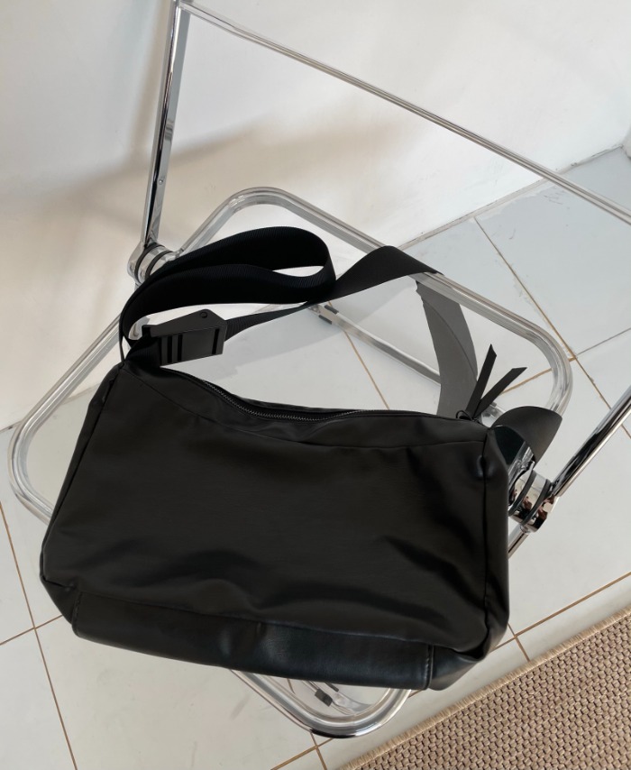 [주문폭주] Minimal leather cross bag